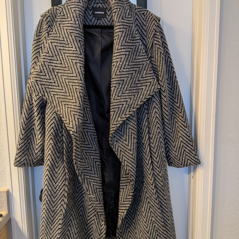 Express Women's Black and Gray Chevron Coat